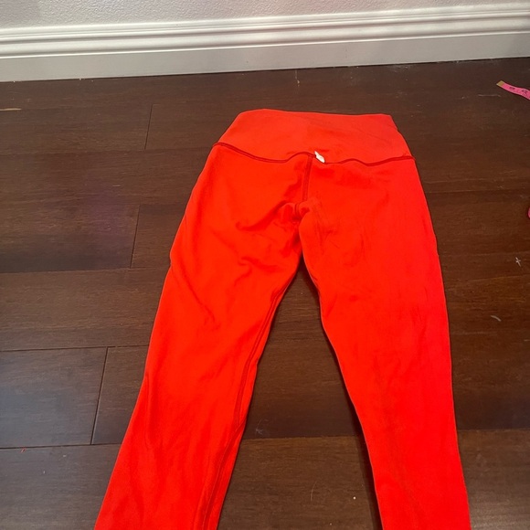 lululemon Bright vibrant Orange/red Leggings 6 crop 21 inches - Picture 4 of 8
